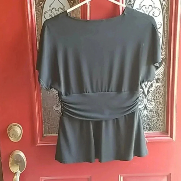 Short sleeved Rouched Top - Picture 4 of 4